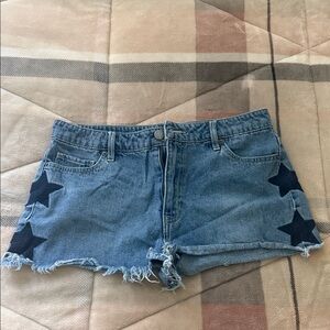 Chelsea & Violet Blue Star-Accent Jean Shorts